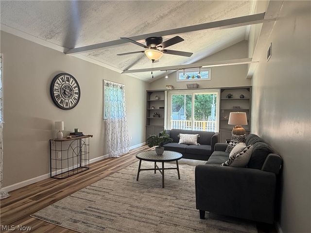 1365 Jewel Bay Road, Cortland, OH 44410