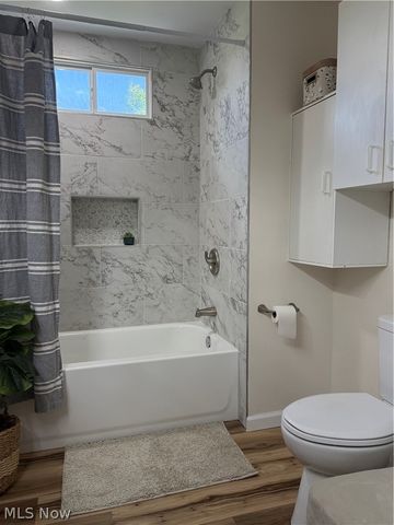 1365 Jewel Bay Road, Cortland, OH 44410