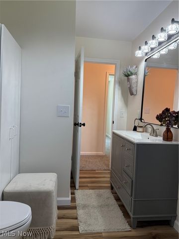 1365 Jewel Bay Road, Cortland, OH 44410