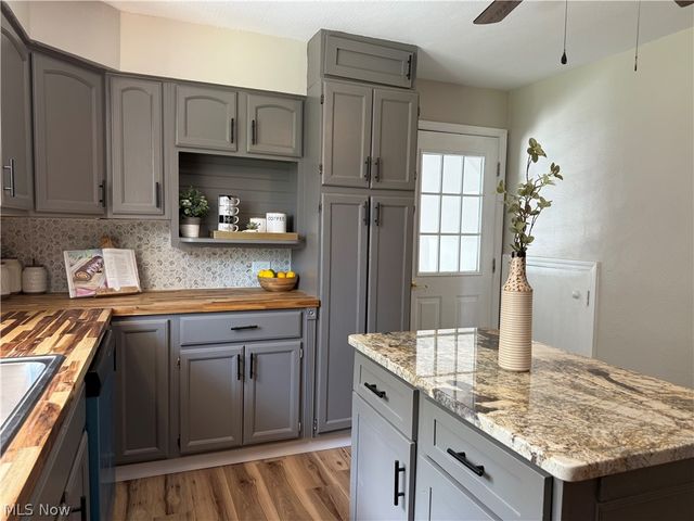 1365 Jewel Bay Road, Cortland, OH 44410