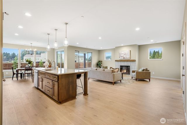 225 E 24th Avenue, La Center, WA 98629