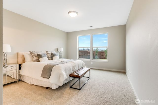 225 E 24th Avenue, La Center, WA 98629