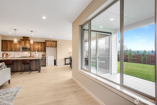 225 E 24th Avenue, La Center, WA 98629