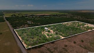445 TOMBLIN RD, Bigfoot, TX 78005
