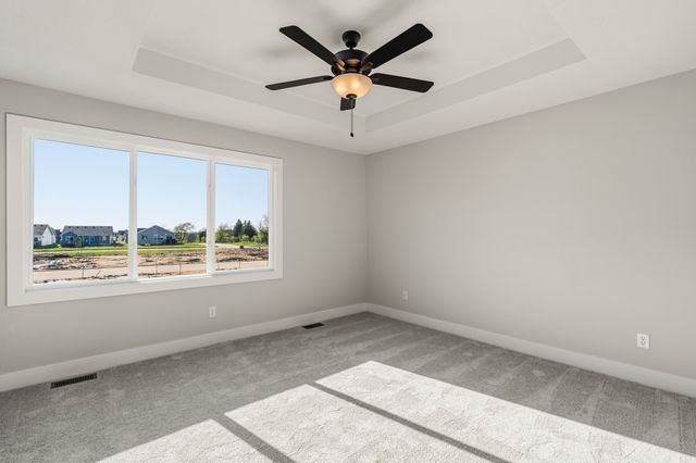 606 NE Winding Trail Lane, Ankeny, IA 50021