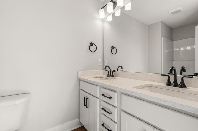 606 NE Winding Trail Lane, Ankeny, IA 50021