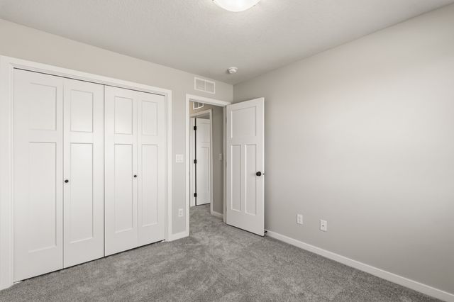 606 NE Winding Trail Lane, Ankeny, IA 50021