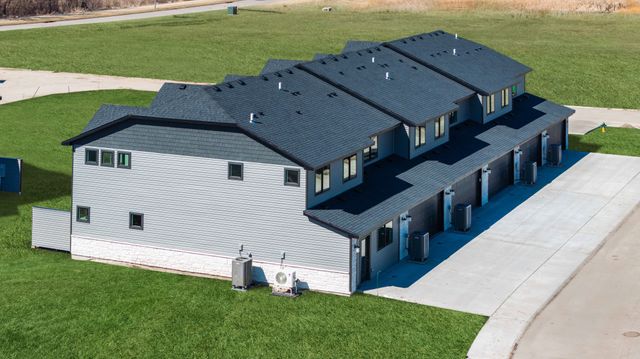 606 NE Winding Trail Lane, Ankeny, IA 50021