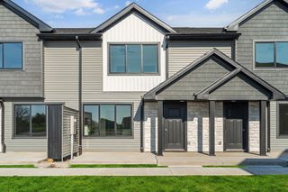606 NE Winding Trail Lane, Ankeny, IA 50021