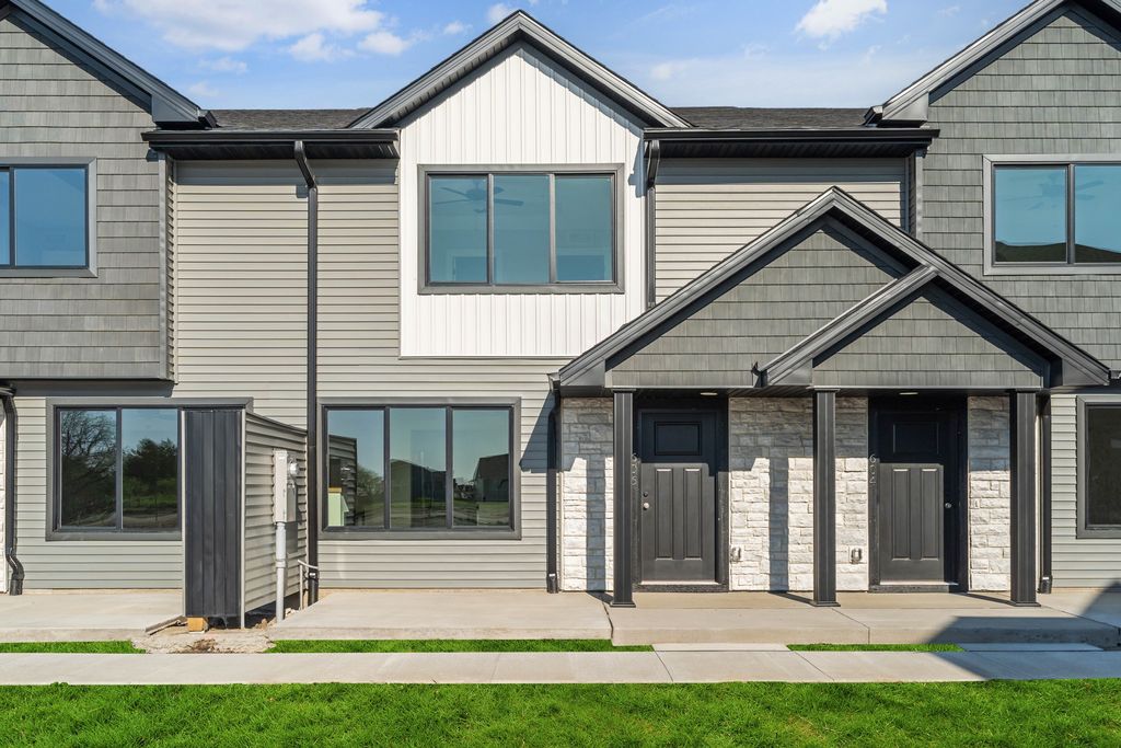 606 NE Winding Trail Lane, Ankeny, IA 50021