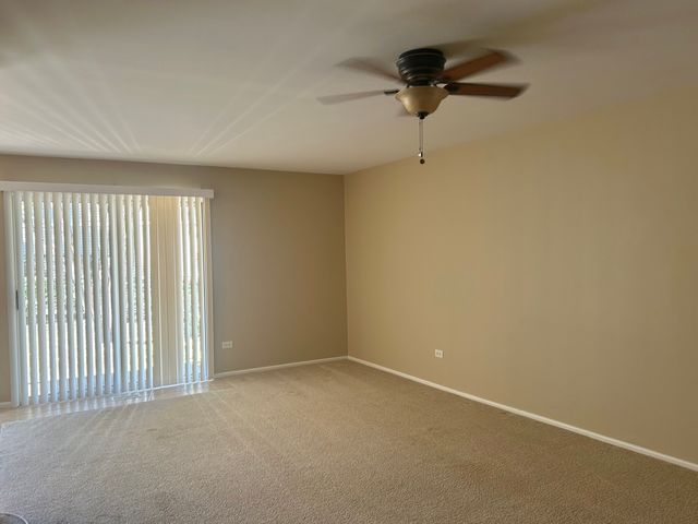 20 Ashburn Court W1, Schaumburg, IL 60193