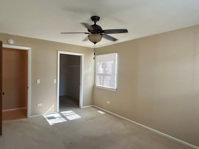 20 Ashburn Court W1, Schaumburg, IL 60193