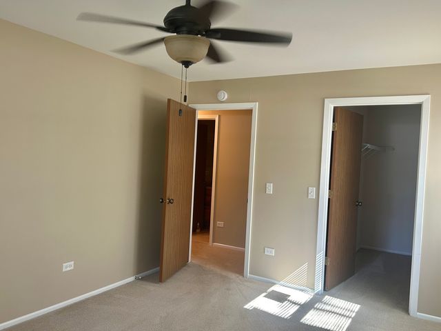 20 Ashburn Court W1, Schaumburg, IL 60193