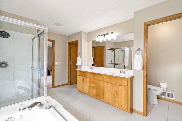 17126 Jonathan Court, Lakeville, MN 55044