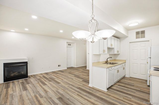 2231 Marissa Way, Shelby Charter Township, MI 48316