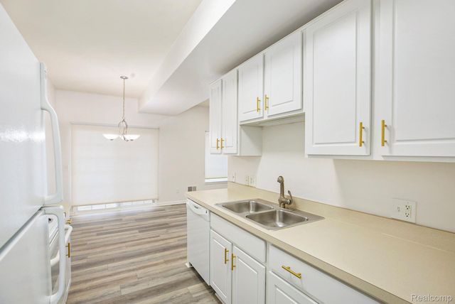 2231 Marissa Way, Shelby Charter Township, MI 48316