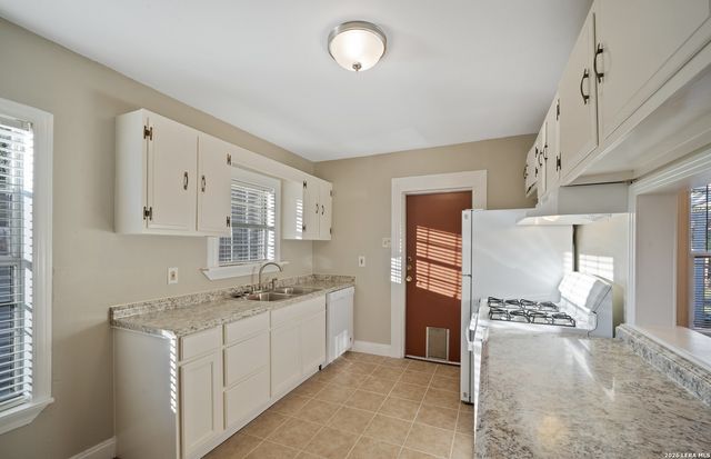 103 Cosgrove Street, San Antonio, TX 78210