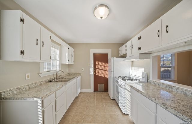 103 Cosgrove Street, San Antonio, TX 78210