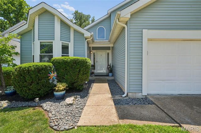 1516 Strawberry Glen Court, Ballwin, MO 63021