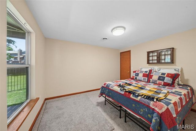 1516 Strawberry Glen Court, Ballwin, MO 63021