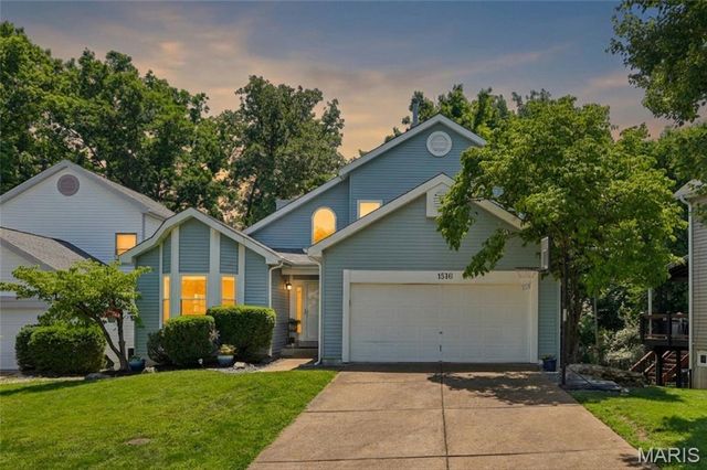 1516 Strawberry Glen Court, Ballwin, MO 63021