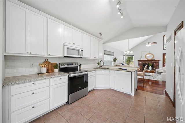 1516 Strawberry Glen Court, Ballwin, MO 63021