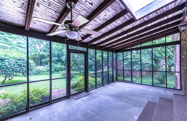 2092 Bridgeport Drive, Lexington, KY 40502