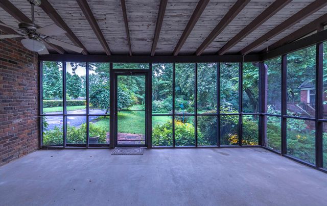 2092 Bridgeport Drive, Lexington, KY 40502