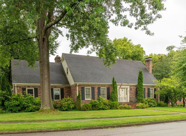 2092 Bridgeport Drive, Lexington, KY 40502