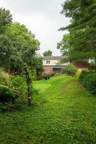 2092 Bridgeport Drive, Lexington, KY 40502