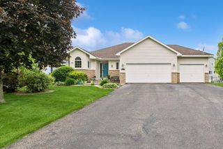 2406 Maple Court, Buffalo, MN 55313