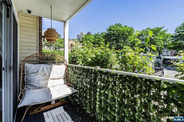 100 Crown Court 471, Edgewater, NJ 07020