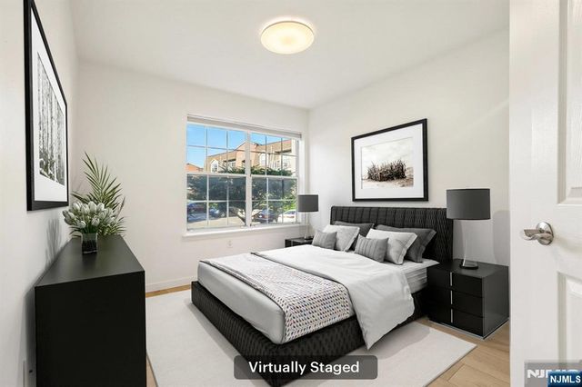 100 Crown Court 471, Edgewater, NJ 07020
