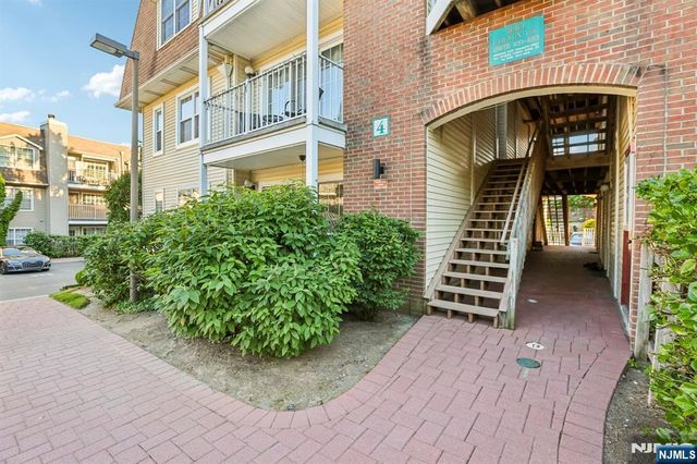 100 Crown Court 471, Edgewater, NJ 07020