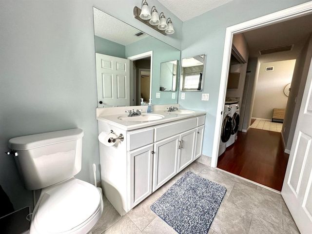 1000 Lake Breeze Drive, Wellington, FL 33414