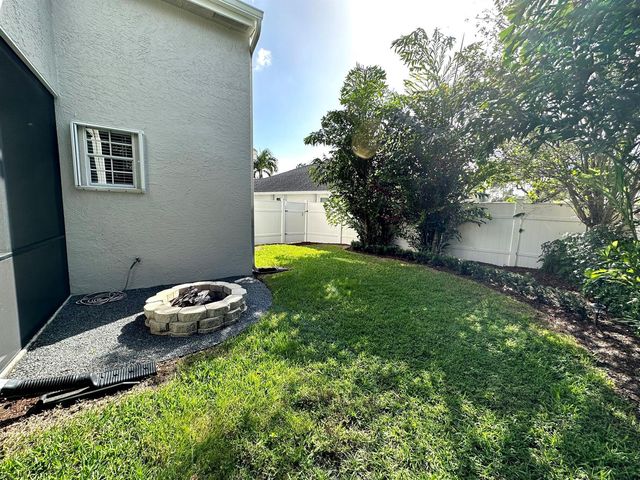 1000 Lake Breeze Drive, Wellington, FL 33414
