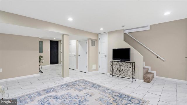 5427 THE ALAMEDA, Baltimore, MD 21239