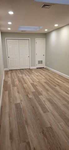 284 N Main St 4, Mansfield, MA 02048