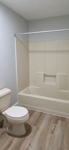 284 N Main St 4, Mansfield, MA 02048