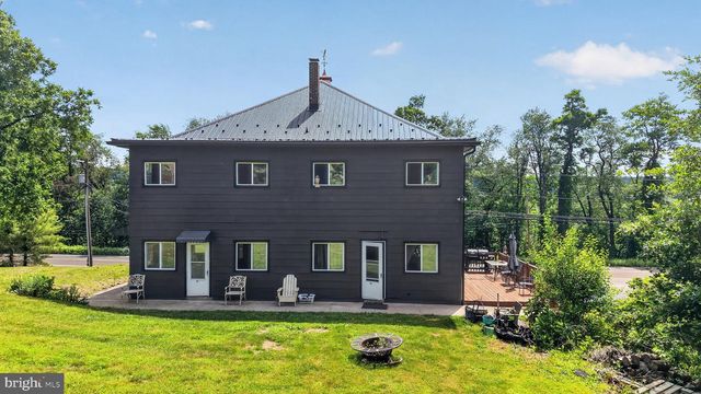 670 SUSQUEHANNA TRL, Northumberland, PA 17857