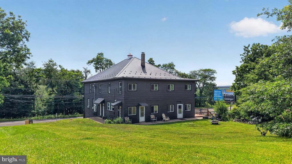 670 SUSQUEHANNA TRL, Northumberland, PA 17857