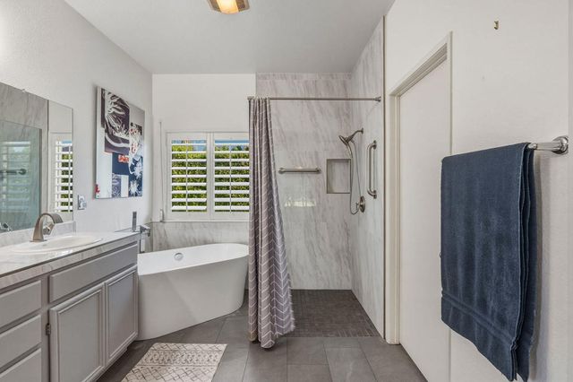 992 Mira Grande, Palm Springs, CA 92262