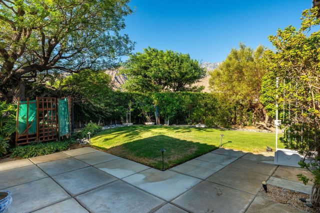 992 Mira Grande, Palm Springs, CA 92262