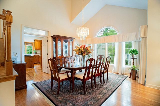 12668 Sherwood Drive, Leawood, KS 66209