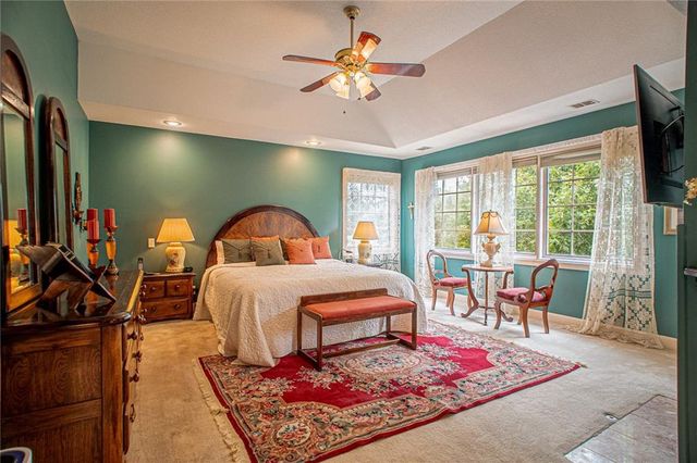 12668 Sherwood Drive, Leawood, KS 66209