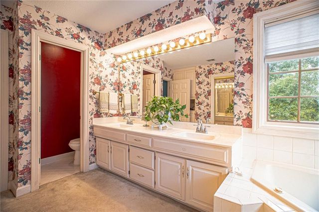 12668 Sherwood Drive, Leawood, KS 66209