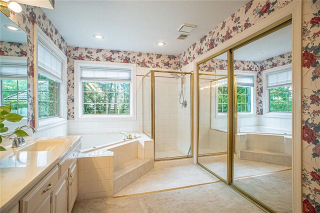 12668 Sherwood Drive, Leawood, KS 66209
