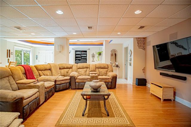 12668 Sherwood Drive, Leawood, KS 66209