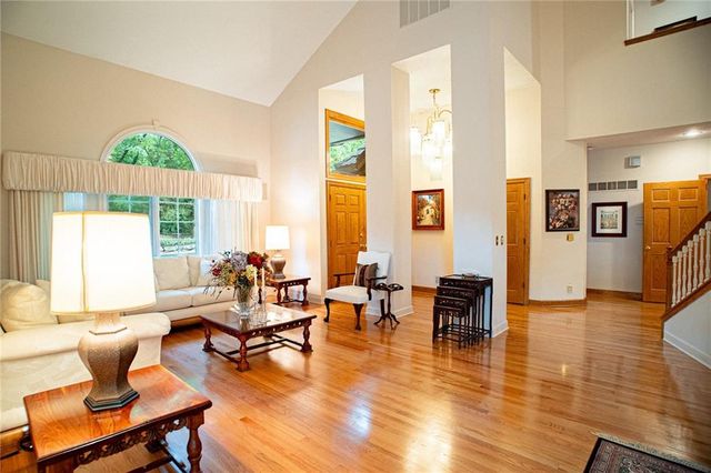 12668 Sherwood Drive, Leawood, KS 66209