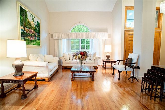 12668 Sherwood Drive, Leawood, KS 66209